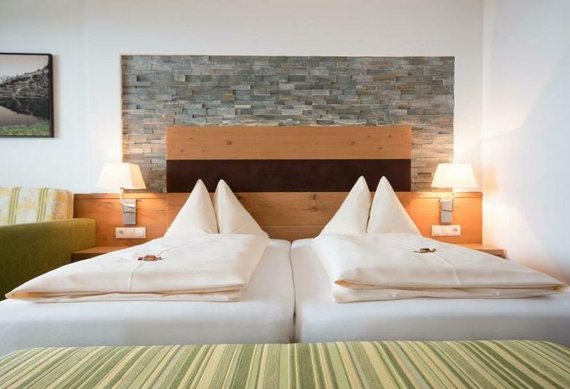 Quarto Triplo Estandar, Alpenwelt Superior