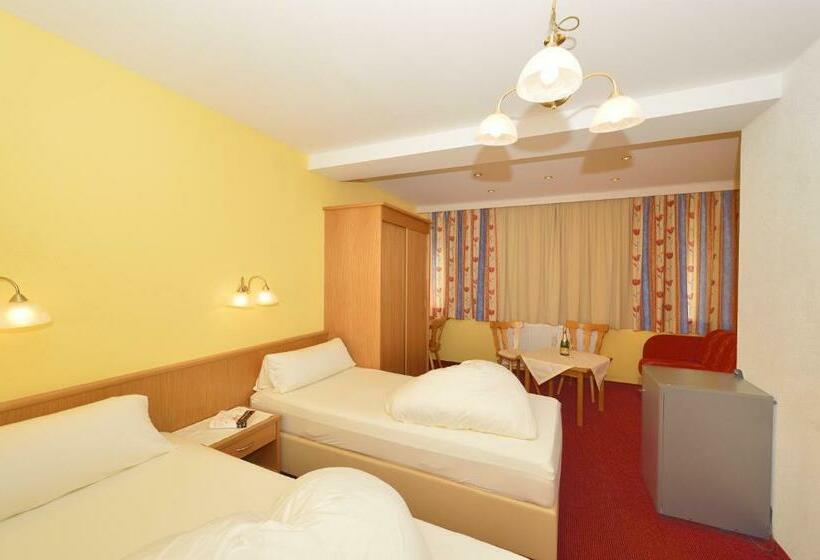 Номер Стандарт Трехместный, Garni Viktoria
