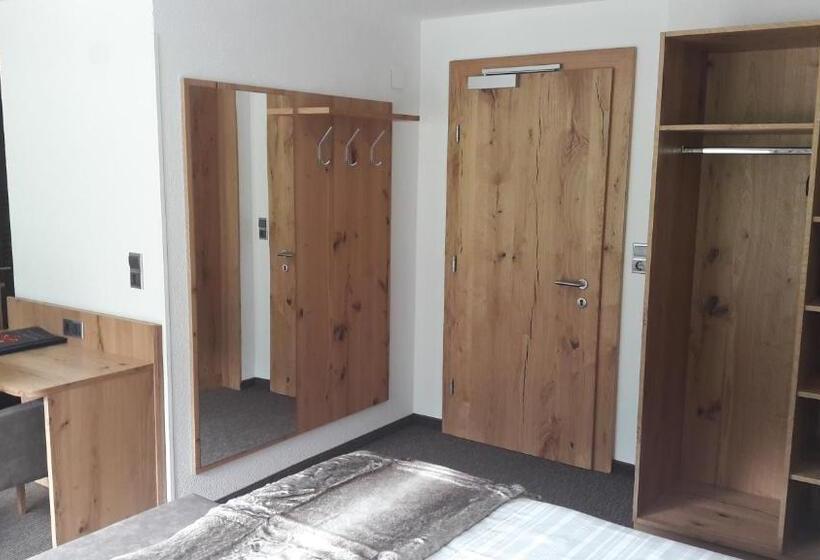 Quarto Deluxe com Sacada, Garni Viktoria