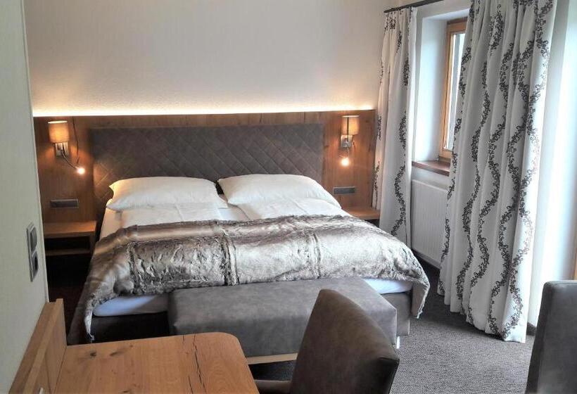 Quarto Deluxe com Sacada, Garni Viktoria