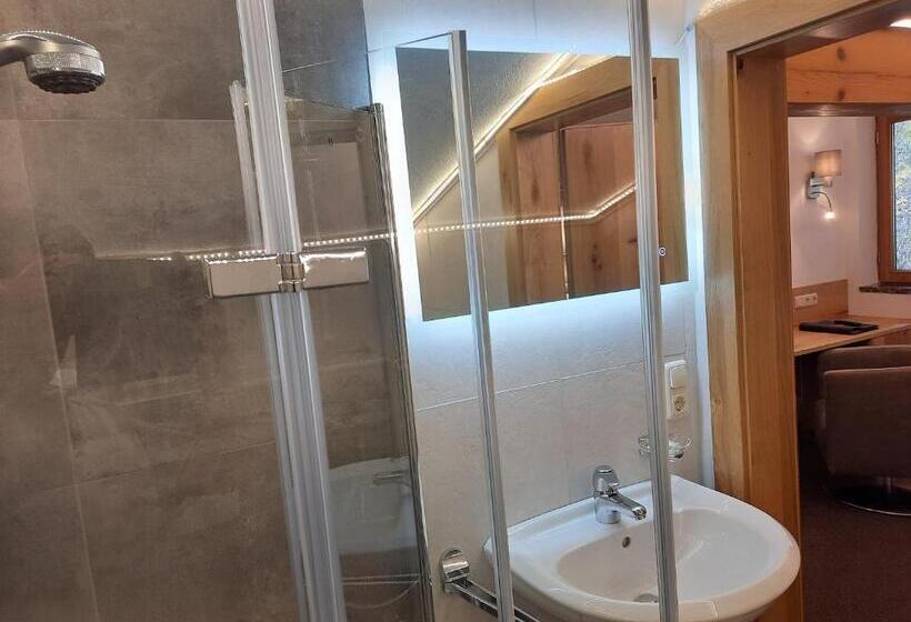 Quarto Estandar Individual, Garni Viktoria