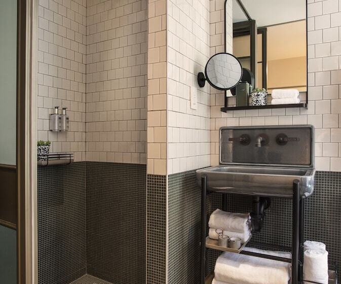 带2个双人床的标准工作室, Moxy Nyc Times Square