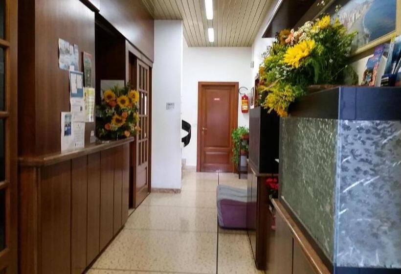 استودیوی استاندارد, Residence La Vignetta