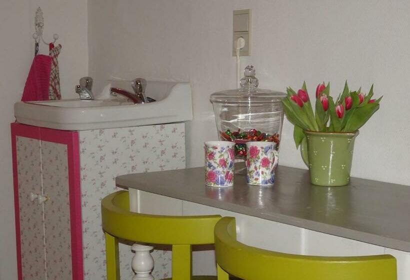 Номер Стандарт Вид на Сад, Guesthouse Alizée