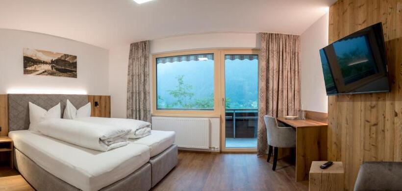 Comfort room with balcony, Sonnenhang Montafon