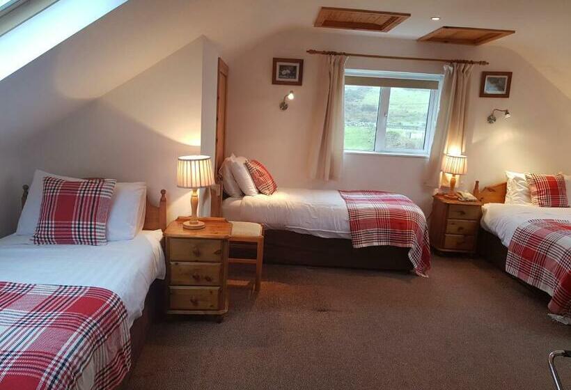 Семейный Номер, O Connor S Accommodation