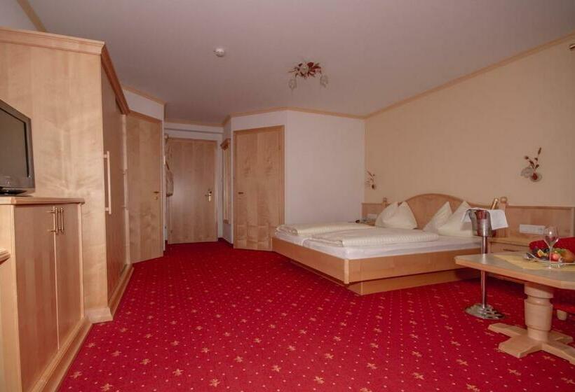 Полулюкс с Балконом, Berg & Spa Hotel Urslauerhof
