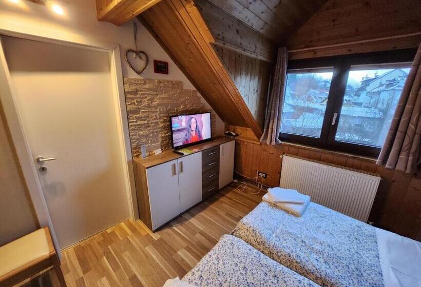 Номер Стандарт Трехместный, Tarvisio Four Seasons