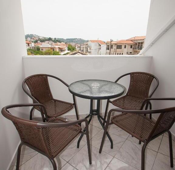 4인용 스탠다드 룸, Pineapple Skiathos