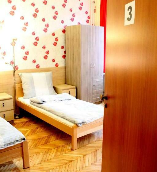 Семейный Номер Economy, East Station Private Rooms & Apartments