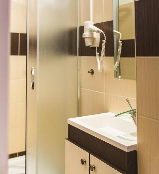 Apartamento Deluxe 1 Quarto, East Station Private Rooms & Apartments