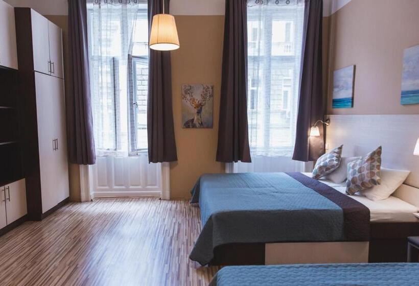 Apartamento Deluxe 1 Quarto, East Station Private Rooms & Apartments