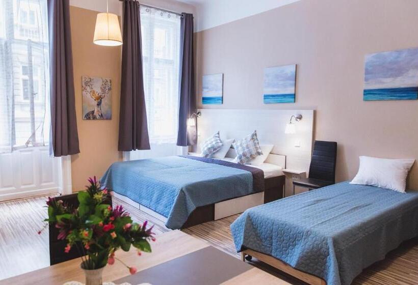 Apartamento Deluxe 1 Quarto, East Station Private Rooms & Apartments