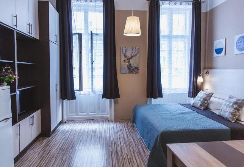 Апартаменты Superior 1 Спальня, East Station Private Rooms & Apartments