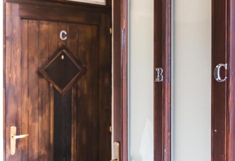 Apartamento Duplex 1 Quarto, East Station Private Rooms & Apartments