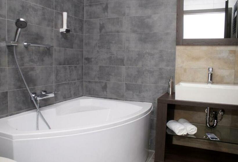 غرفة ديلوكس, Fitromax Ajka