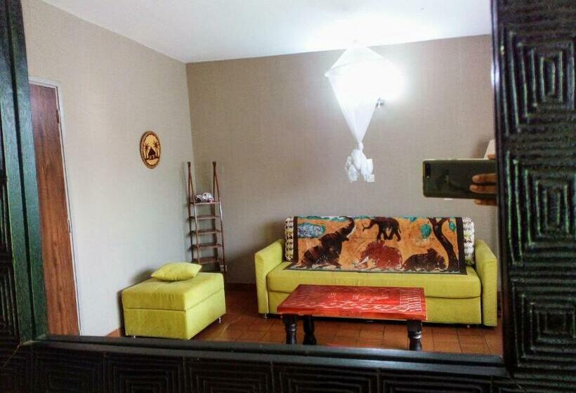 سوییت لوکس, Villa Mango
