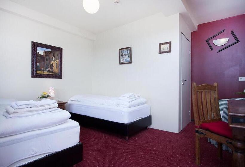 Standard Room, Hafnarfjall