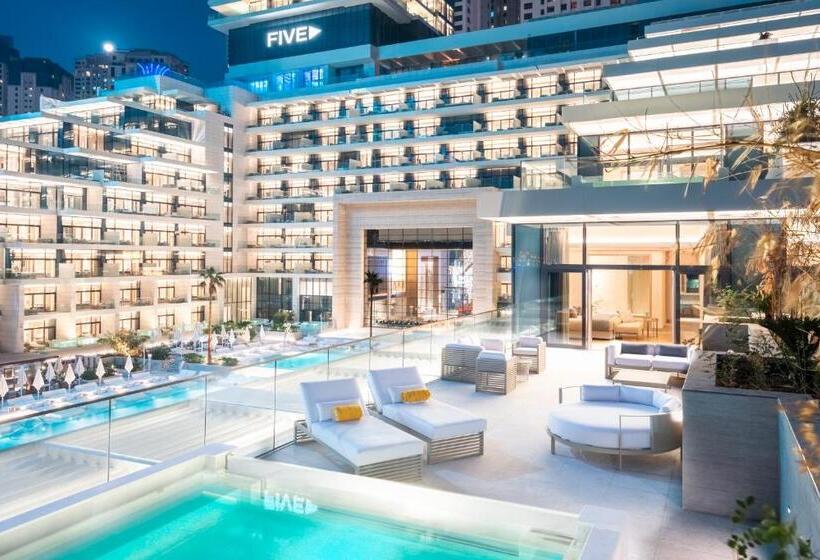 سوییت با استخر, Five Luxe