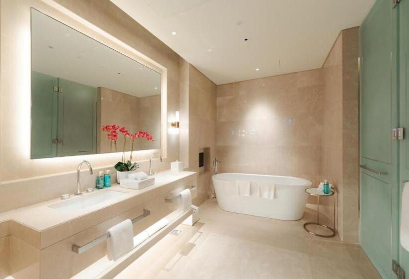 套房, Five Luxe