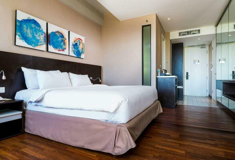 Номер Deluxe с Балконом, Amartahills Hotel And Resort