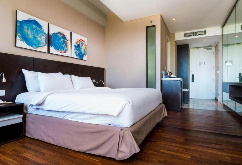 Номер Deluxe с Балконом, Amartahills Hotel And Resort