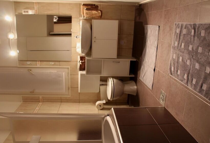 اتاق لوکس, Budapest Ville Bed & Breakfast