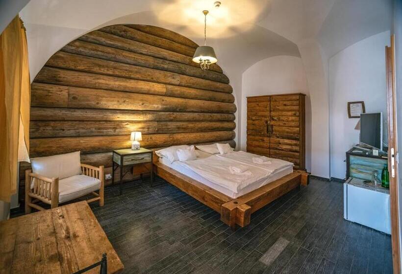 Superior Room, Régi Posta étterem és Fogadó