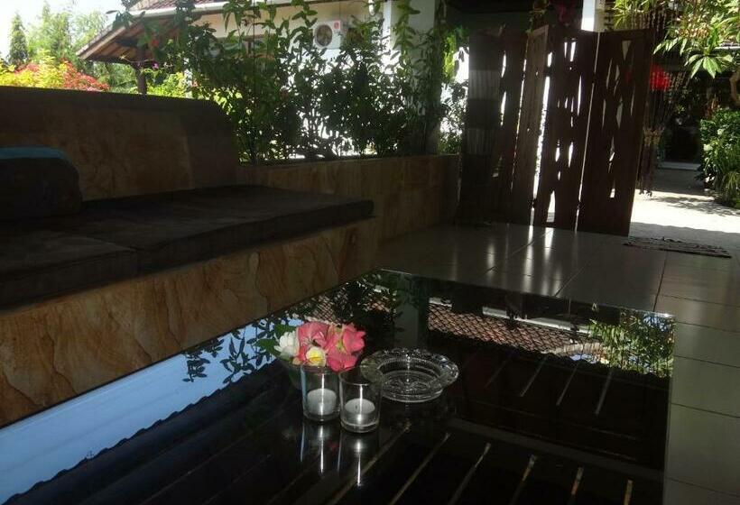 اتاق لوکس با تخت بزرگ, Villa Lumbalumba