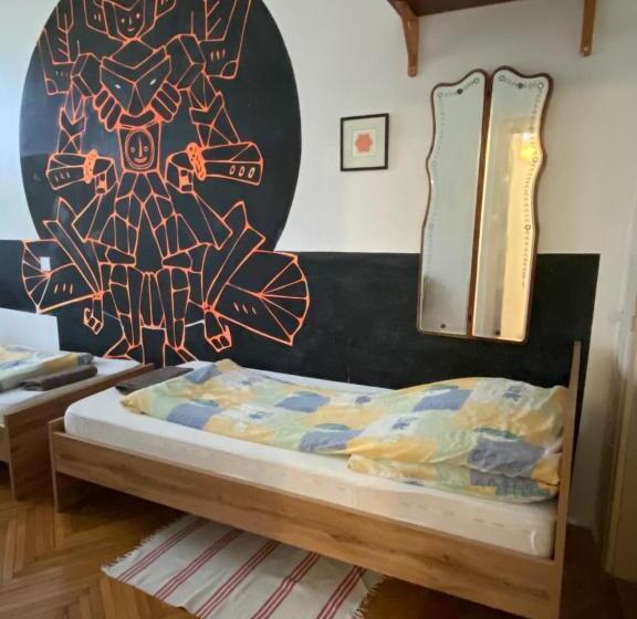 스탠다드 룸 공동 욕실, Kaleidoszkóp Ház Hostel