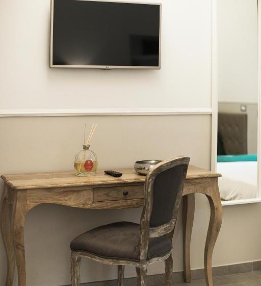اتاق پریمیوم چهارنفره, Vaticano Luxury Guest House