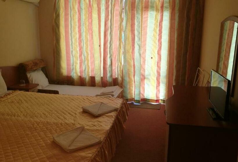 Quarto Estandar, Family Hotel Mimosa