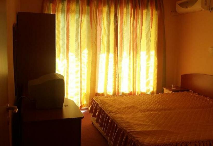 Номер Стандарт с Балконом, Family Hotel Mimosa
