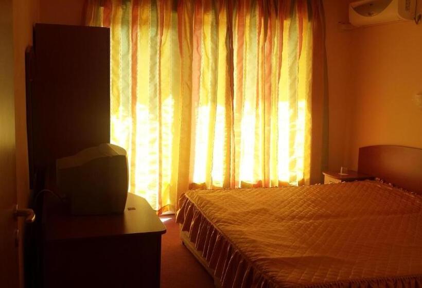 Семейный Номер, Family Hotel Mimosa