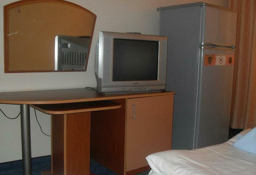 Quarto Estandar com Sacada, Amigos