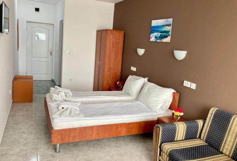 Номер Стандарт Вид на Море, Plovdiv