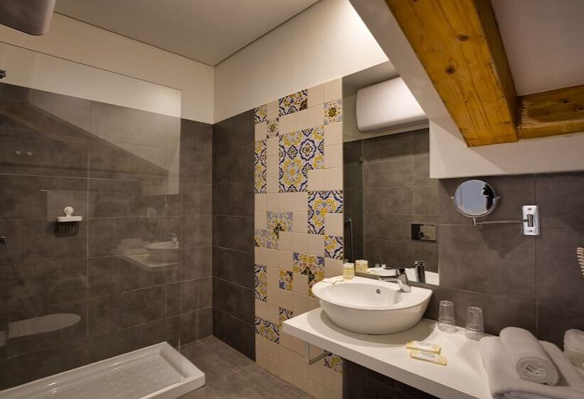Quarto Superior, Riverside Alfama