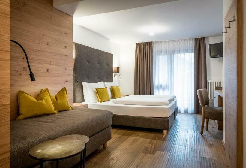 Quarto Triplo Estandar, Des Alpes