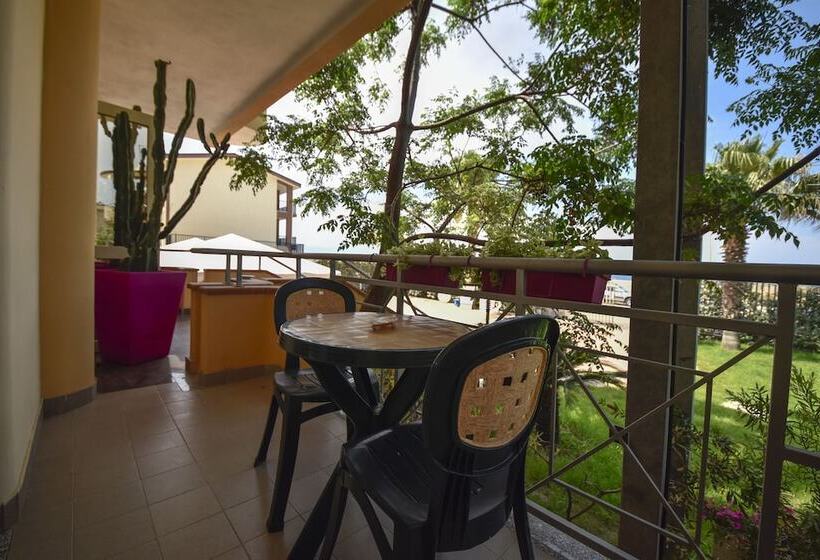 Номер Стандарт Вид на Море, La Villa
