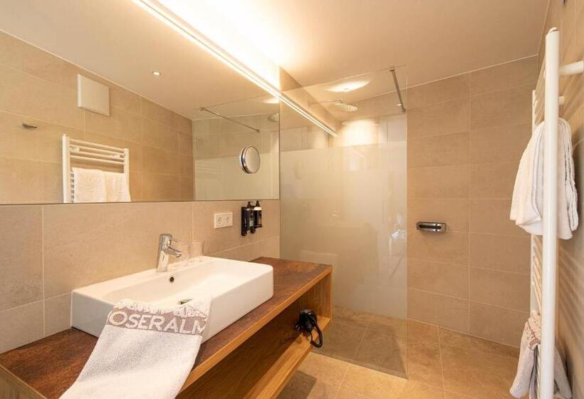 סוויטת ג'וניור, Moseralm Dolomiti Spa Resort