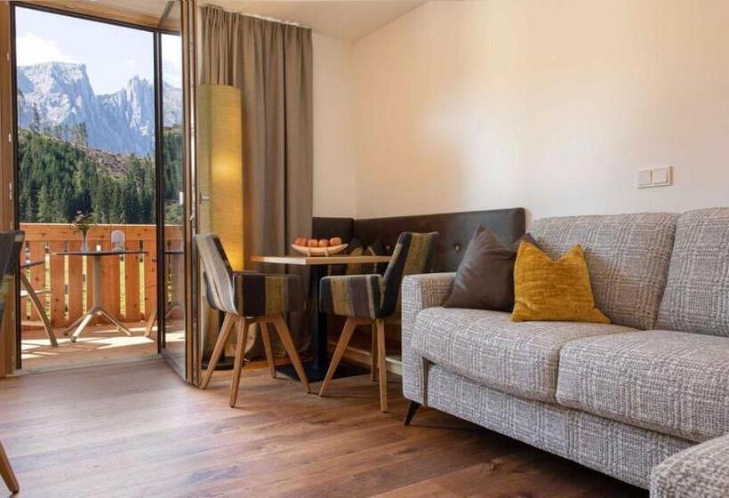 Люкс с гидромассажем, Moseralm Dolomiti Spa Resort