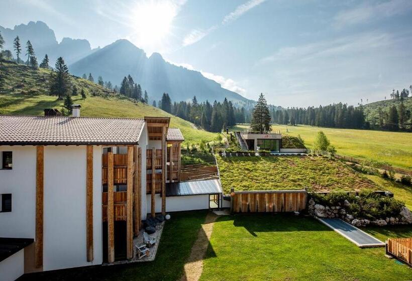 Люкс Вид на Сад, Moseralm Dolomiti Spa Resort