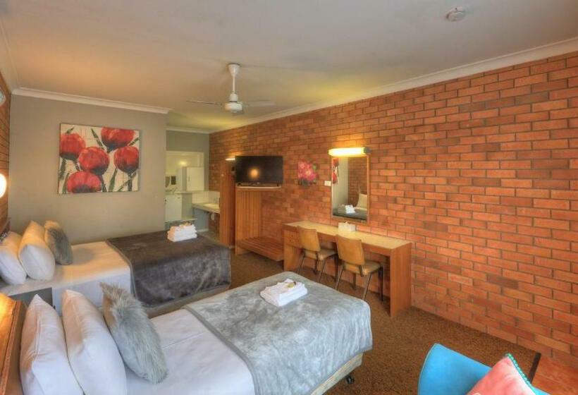 Номер Стандарт, Hilldrop Motor Inn