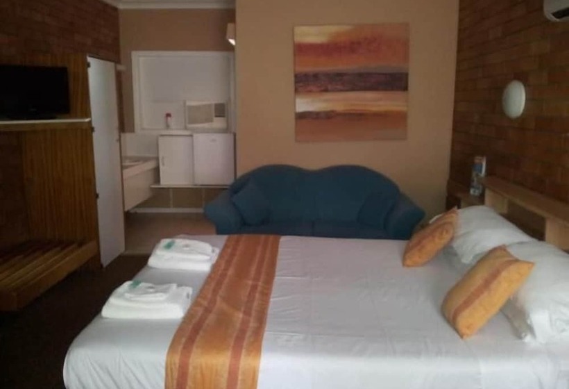 Номер Стандарт, Hilldrop Motor Inn