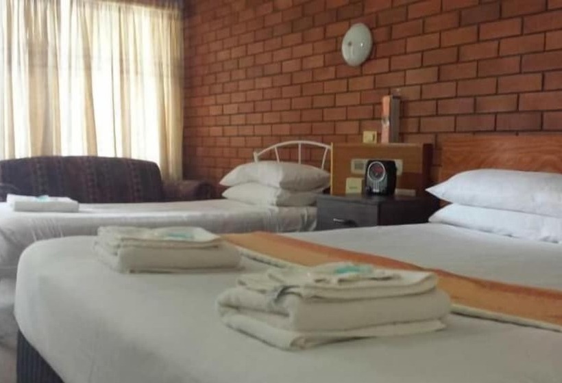 Номер Стандарт, Hilldrop Motor Inn