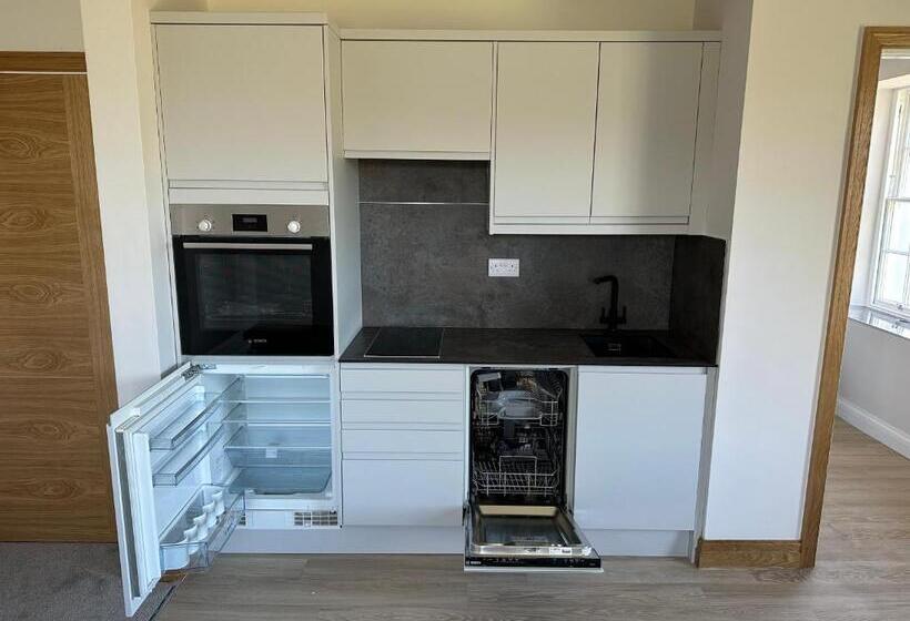 스탠다드 스튜디오, Grindal Studio Apartments   Newly Opened Luxury Accommodation