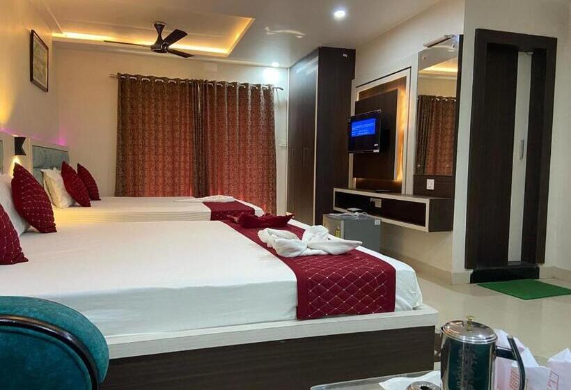 Четырехместный Номер Стандарт, The Grand Touch & The Royal Touch, New Digha ! Easygooroms