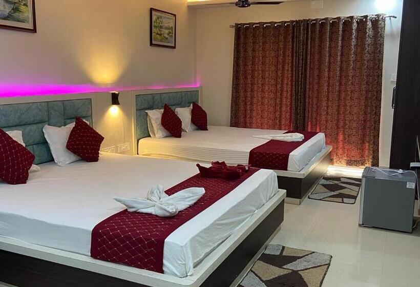 Четырехместный Номер Стандарт, The Grand Touch & The Royal Touch, New Digha ! Easygooroms