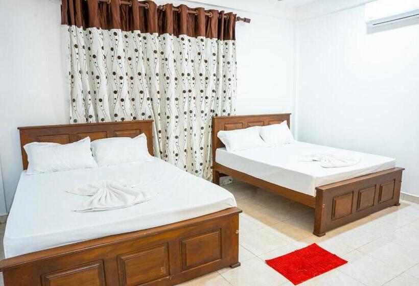 Номер Стандарт, Udawalawe Elegant Hostel