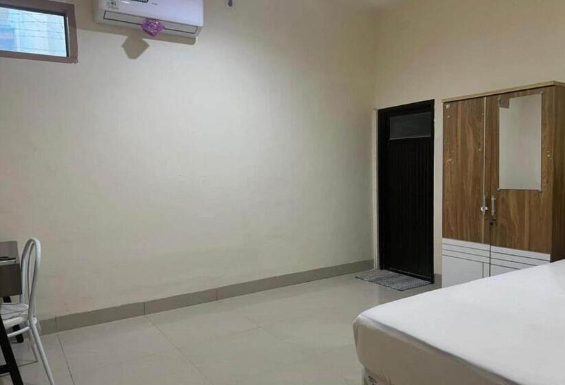 Номер Стандарт, Oyo 93877 Atifah Homes